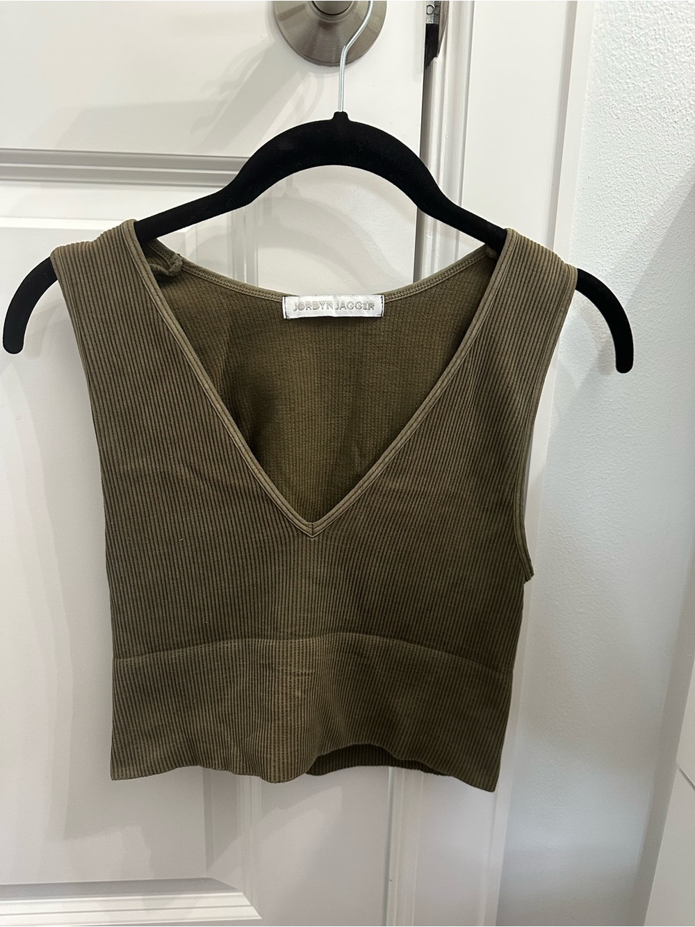 Olive Ribbed V-Neck Crop Tank - Picture 2 of 4